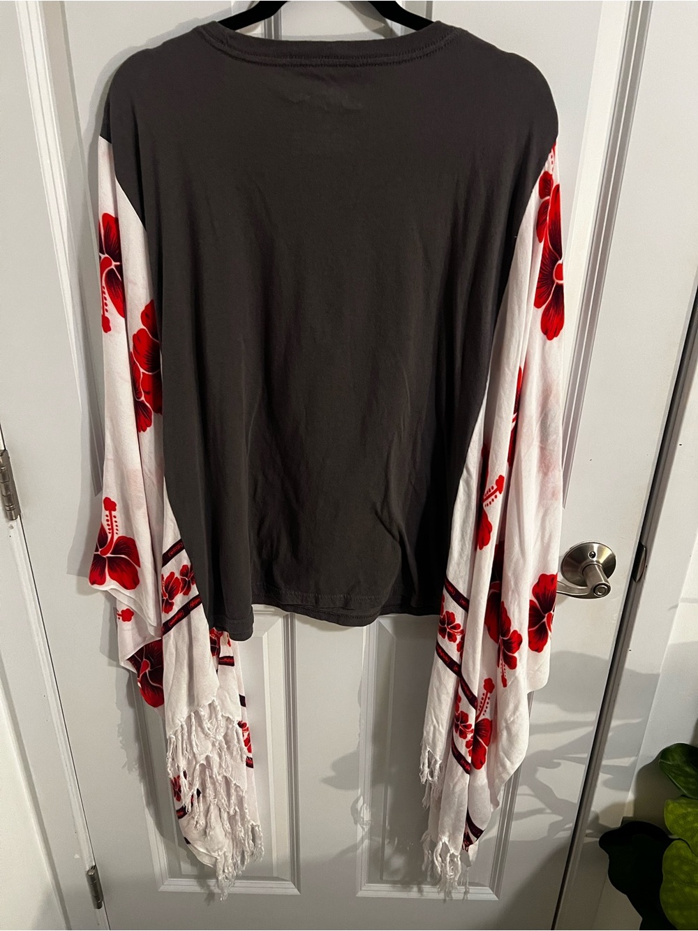 Recycled Rolling Stones Black Tee with Red Tongue Graphic handmade poncho - Picture 5 of 5